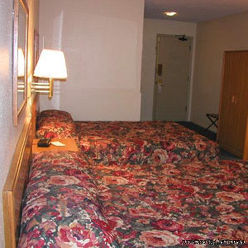 Surestay By Western Higginsville